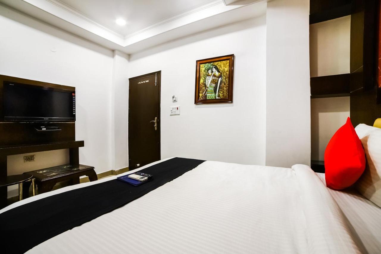 Capital O 6408 Hotel Delhi Heart New Delhi Ngoại thất bức ảnh