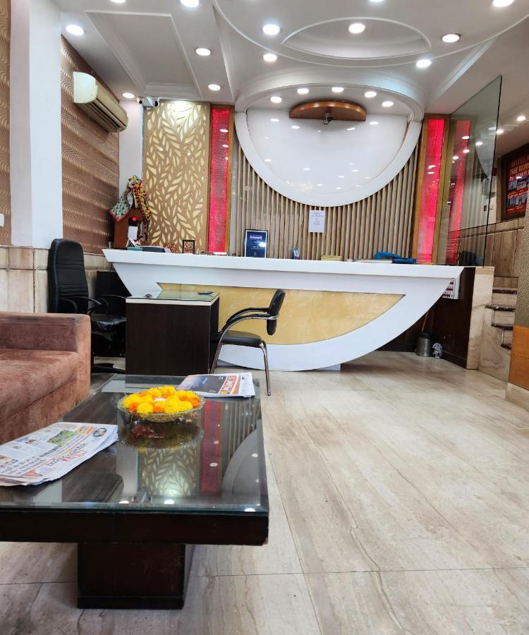 Capital O 6408 Hotel Delhi Heart New Delhi Ngoại thất bức ảnh
