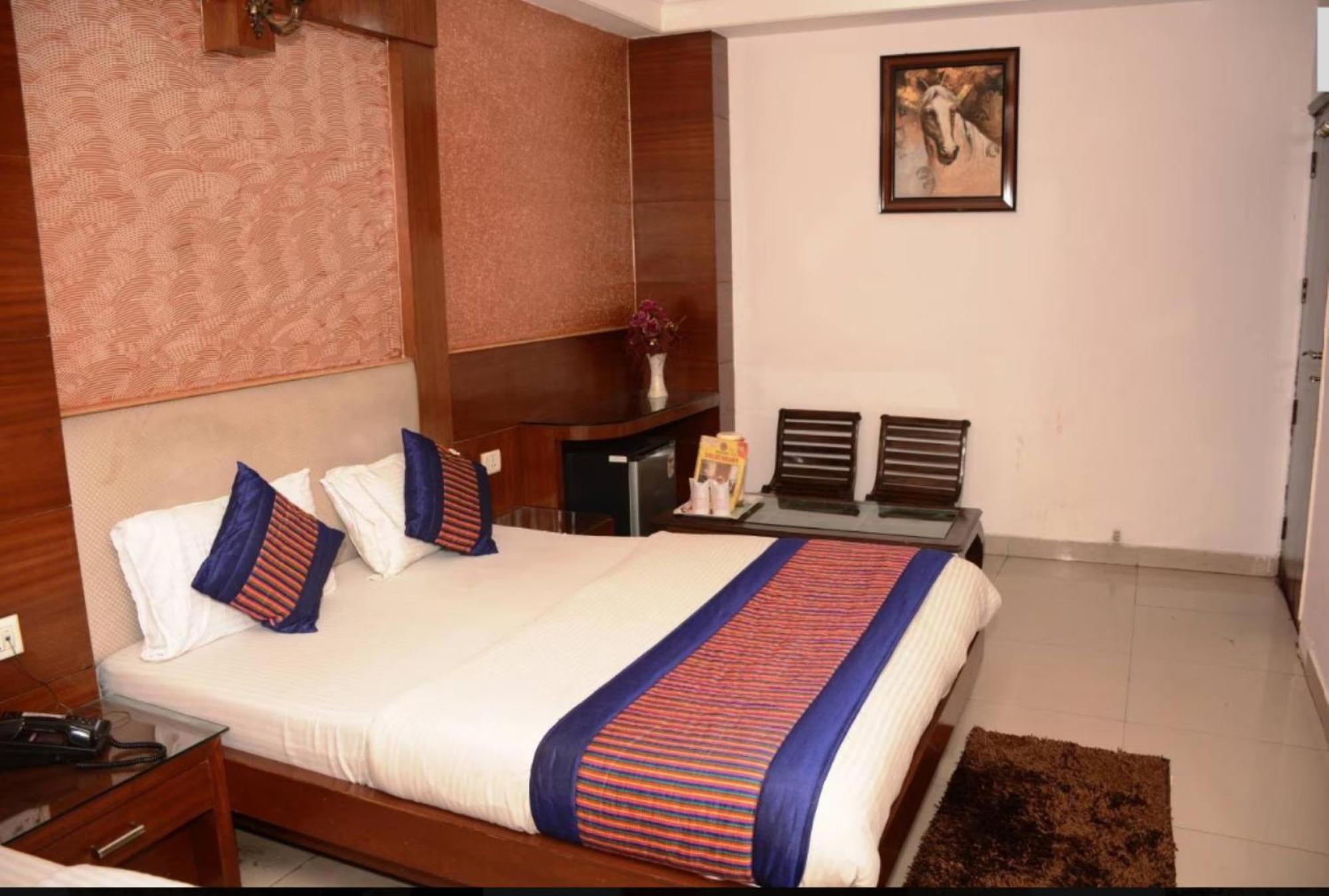 Capital O 6408 Hotel Delhi Heart New Delhi Ngoại thất bức ảnh