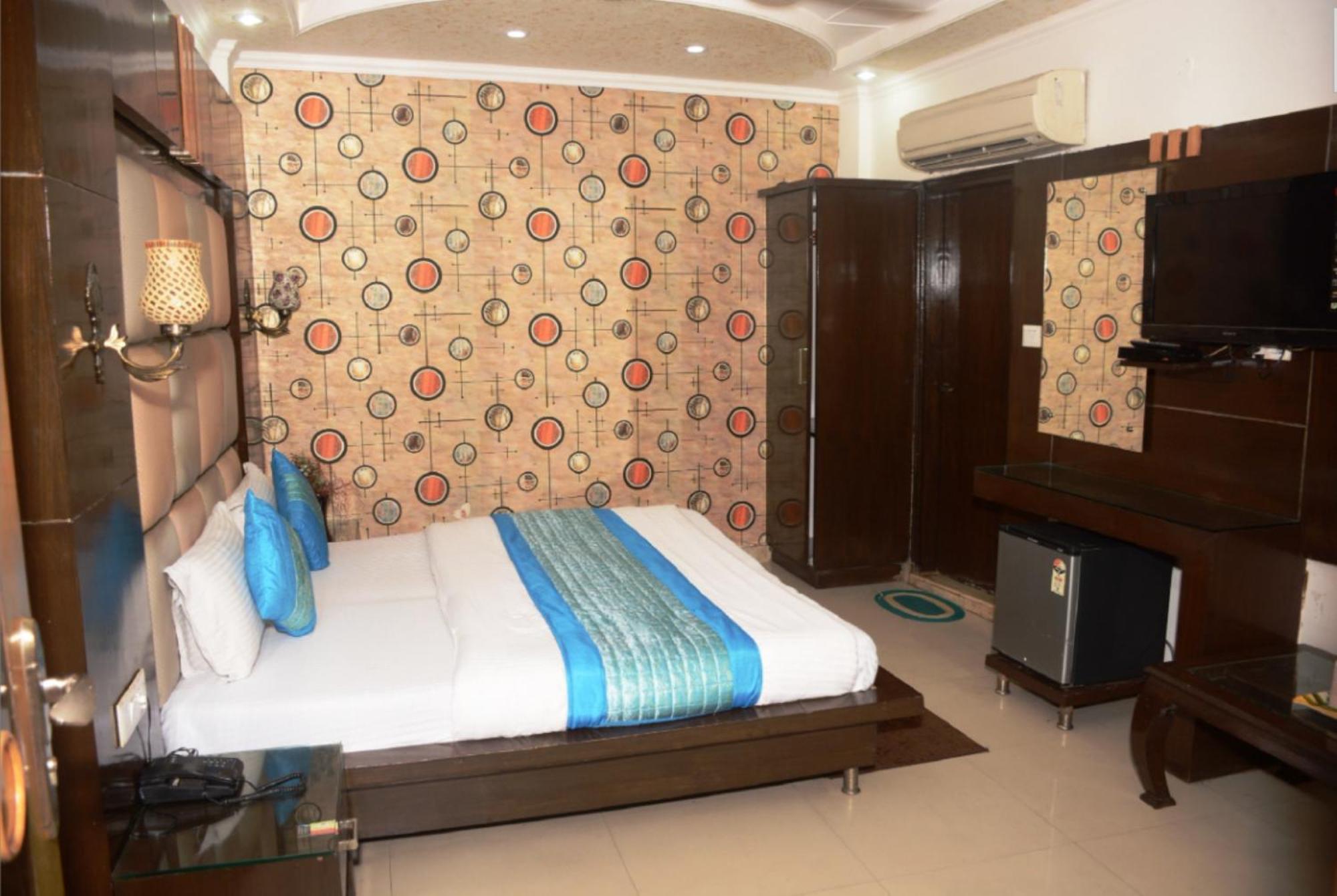 Capital O 6408 Hotel Delhi Heart New Delhi Ngoại thất bức ảnh