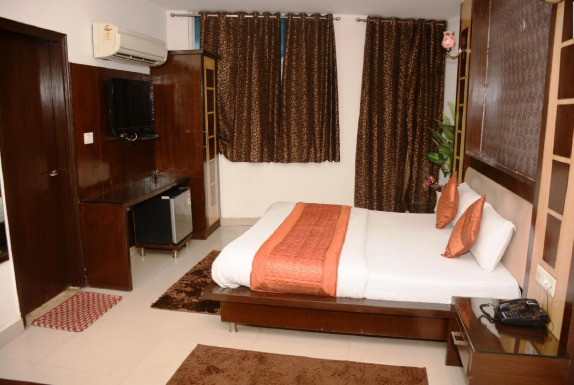 Capital O 6408 Hotel Delhi Heart New Delhi Ngoại thất bức ảnh