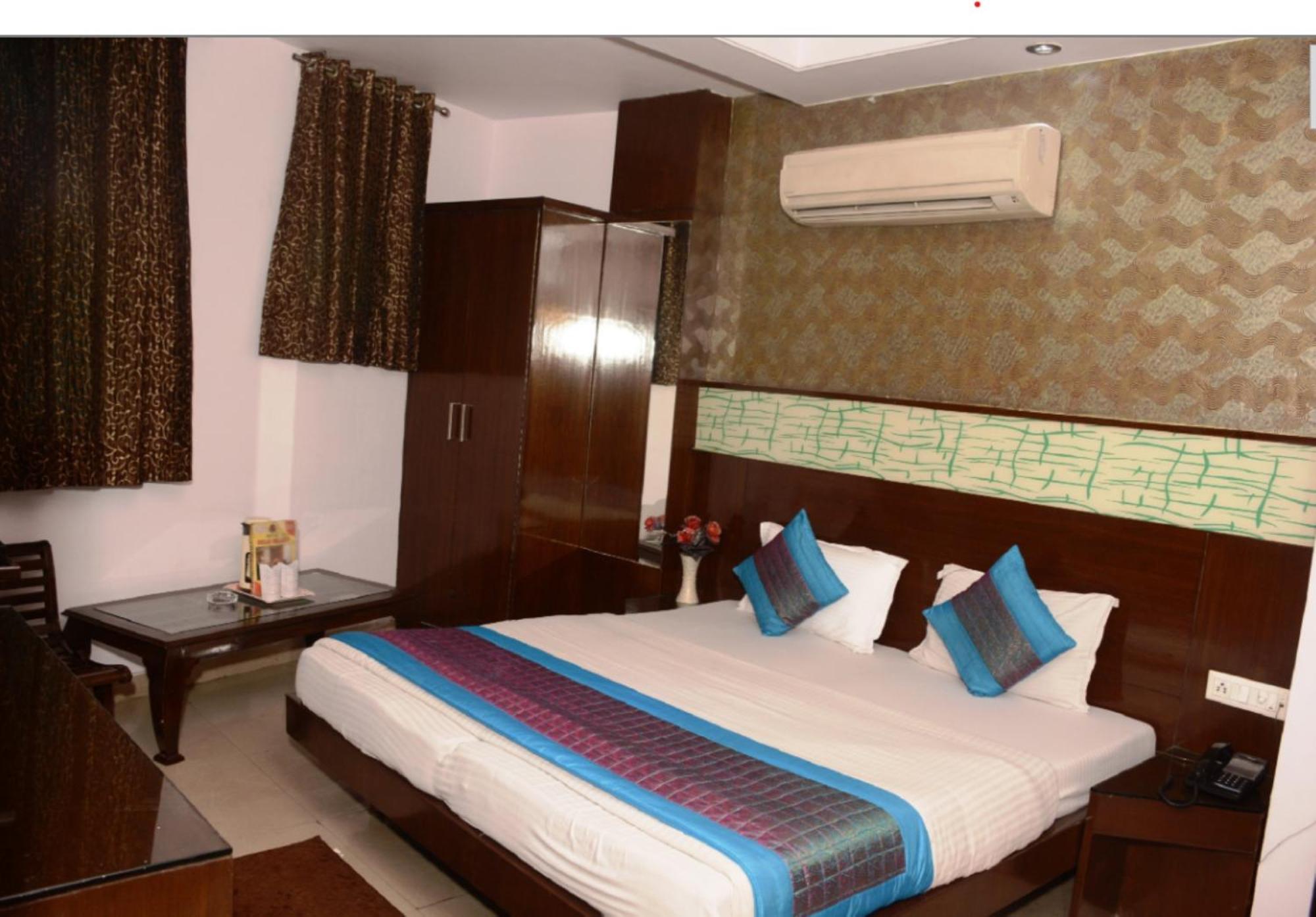 Capital O 6408 Hotel Delhi Heart New Delhi Ngoại thất bức ảnh