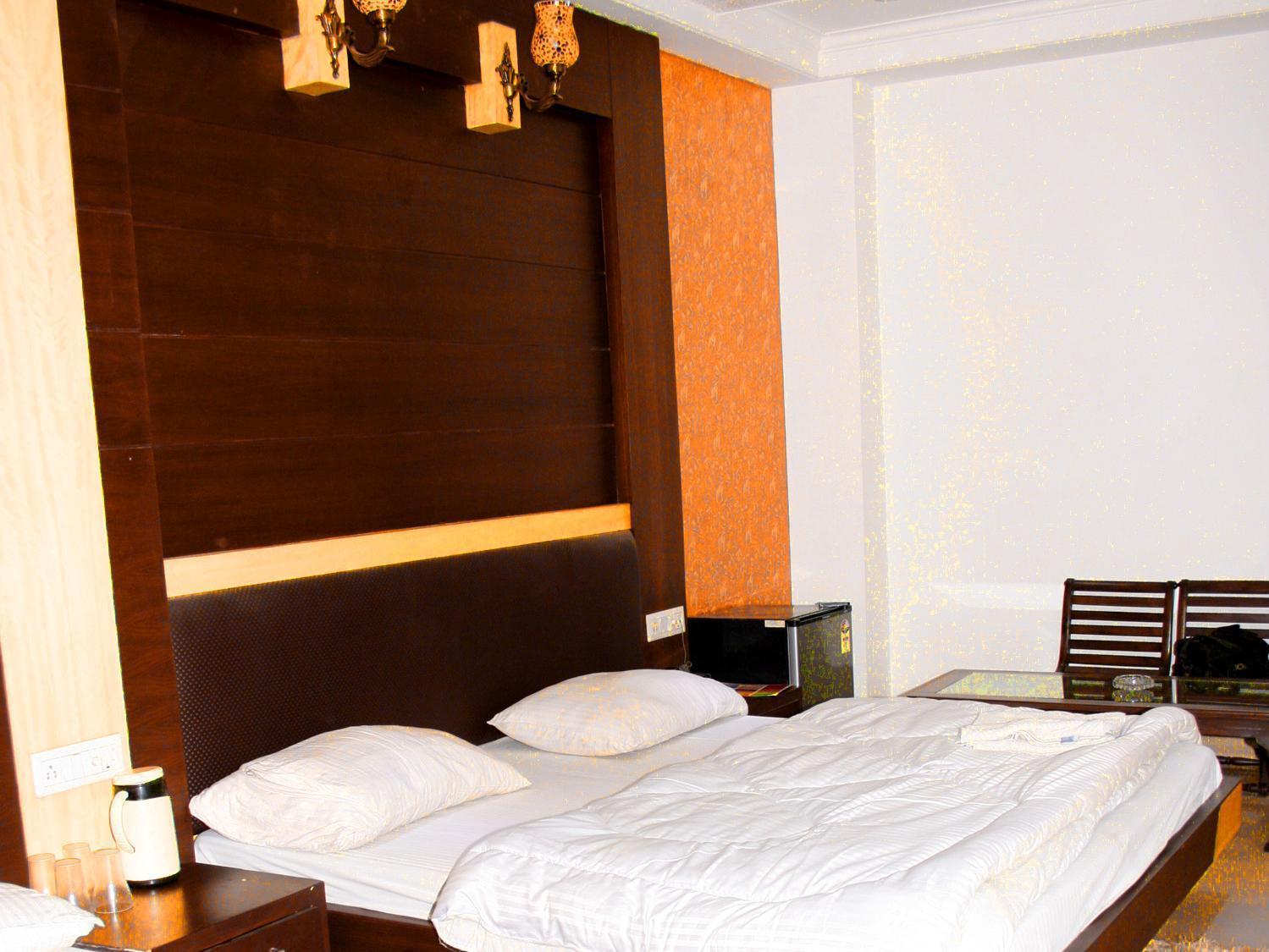 Capital O 6408 Hotel Delhi Heart New Delhi Ngoại thất bức ảnh