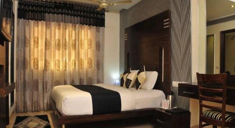 Capital O 6408 Hotel Delhi Heart New Delhi Ngoại thất bức ảnh
