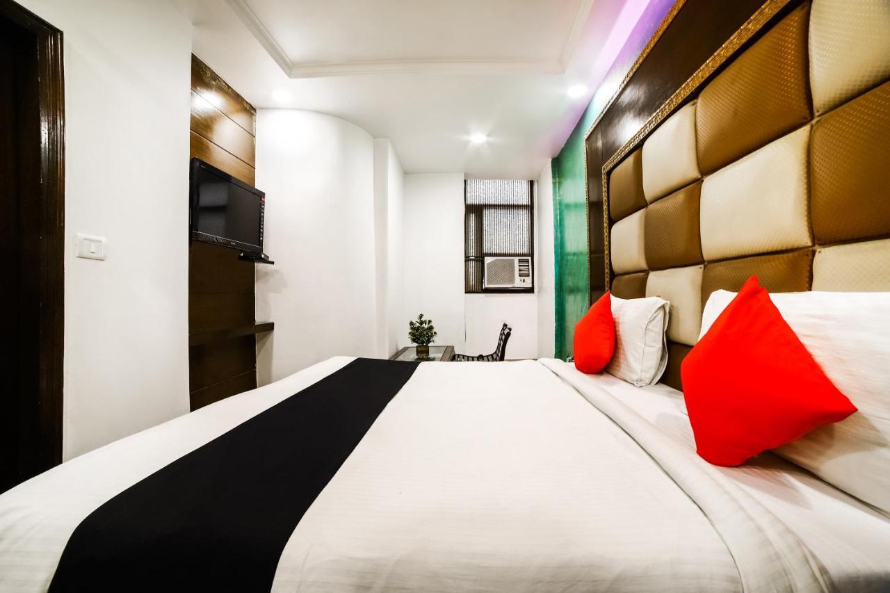 Capital O 6408 Hotel Delhi Heart New Delhi Ngoại thất bức ảnh
